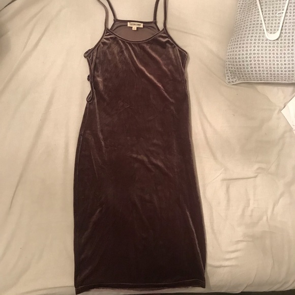 Muted dark purple velvet dress. - Picture 3 of 4